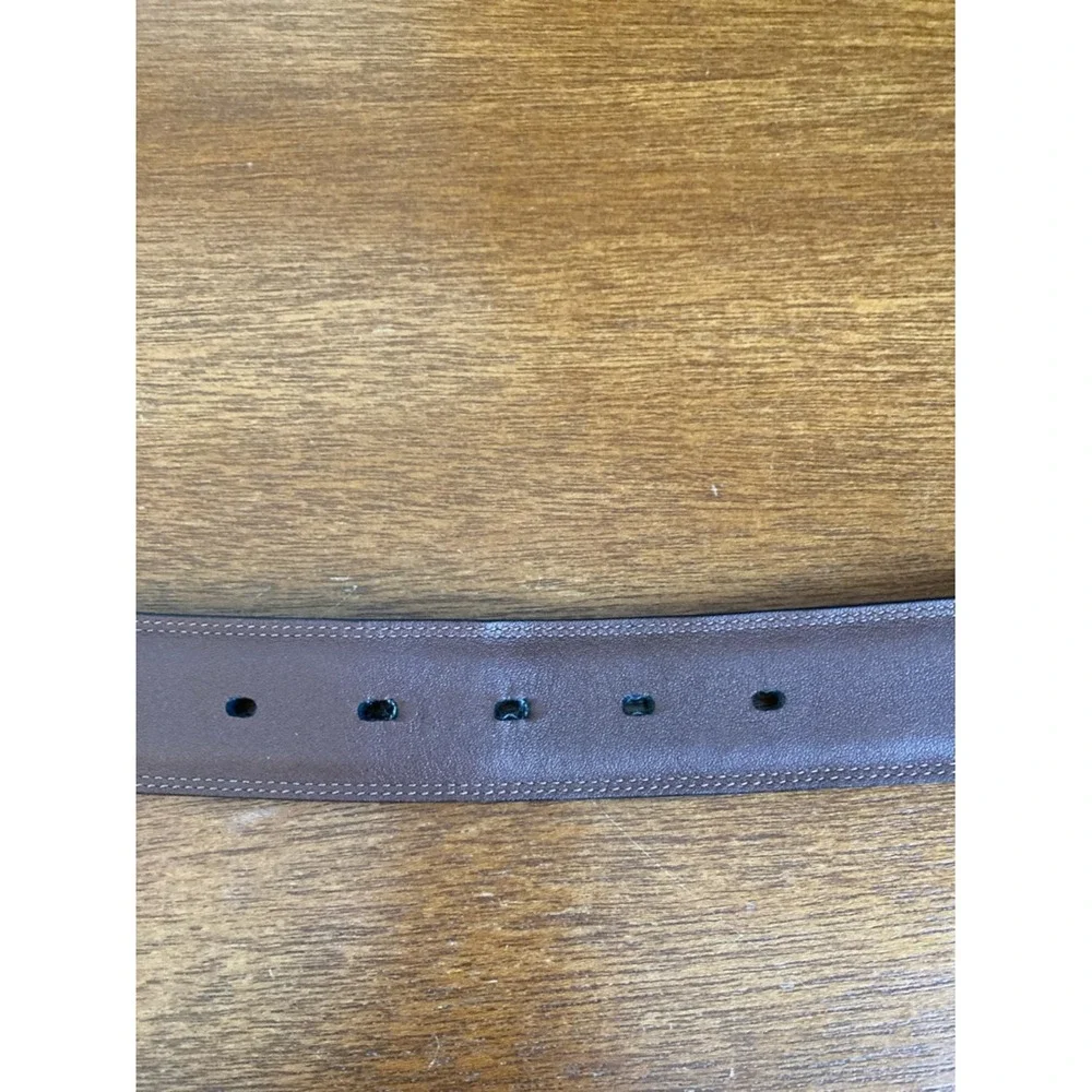 Roundtree York Men's‎ Classic Brown Leather Belt Size 44 Brass Tone Buckle